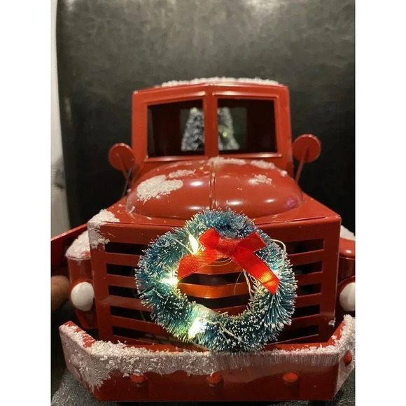 LIGHT UP RED CHRISTMAS TRUCK DECORATION  WITH CHRISTMAS TREE & WREATH -BRAND NEW - Picture 8 of 12